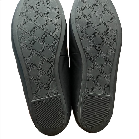 Vionic Bondi Black Studded Gold Loafers Flats Size 6.5 - Picture 4 of 5